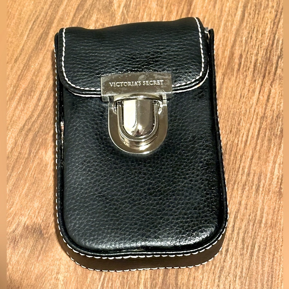 Victoria’s Secret 1990s Weekender Crossbody Phone Holder